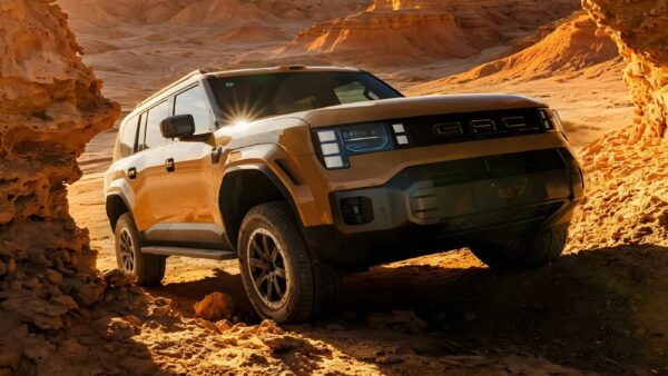 نفوذ هوش مصنوعی در قلب خودروهای هیبرید: بررسی فنی شاسی‌بلند جدید GAC Yue 7