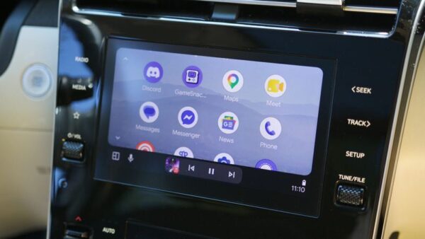 اختلال در برقراری تماس‌های خروجی در گوشی‌های تاشو حین استفاده از Android Auto