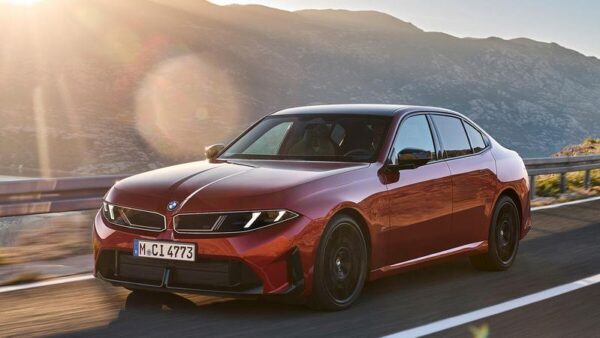 تحول دیجیتال در صنعت خودروسازی؛ بررسی معماری نرم‌افزاری و سیستم‌های هوشمند BMW سری ۳ مدل ۲۰۲۷