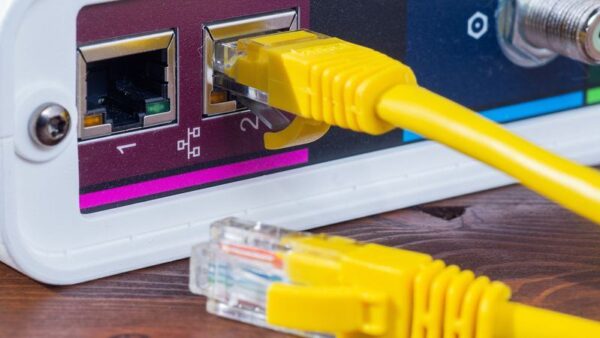 تحلیل فنی تفاوت کابل‌های شبکه Cat6 و Cat7: آیا ارتقای زیرساخت خانگی توجیه اقتصادی دارد؟