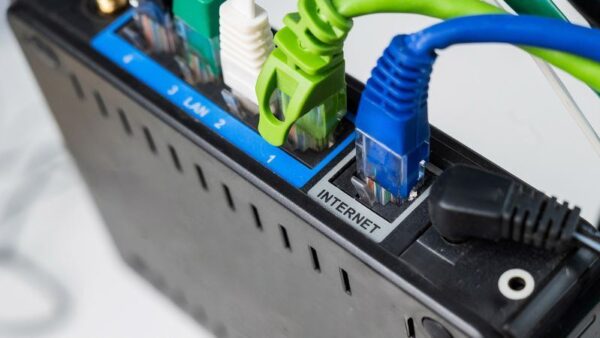 افسانه کابل‌های اترنت گران‌قیمت: آیا قیمت بالاتر به معنای سرعت بیشتر است؟