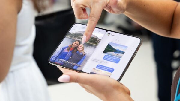 تحلیلی بر چالش‌های مهندسی لولای iPhone Duo: چرا قضاوت درباره ماندگاری خط تا زود است؟