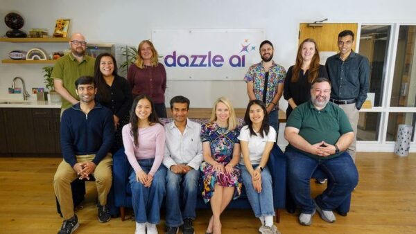 تحلیل عملکرد Dazzle: ورود مریسا مایر به بازار دستیارهای هوشمند با محوریت کتابخانه تصاویر
