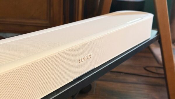 بررسی تخصصی Sonos Beam Ultra: جهشی خیره‌کننده در تجربه صوتی Dolby Atmos با قیمت ۶۹۹ دلار