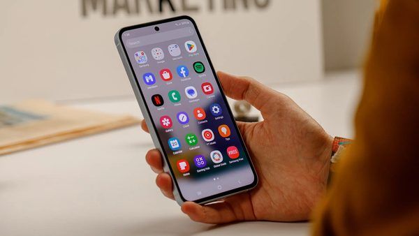 تحلیل استراتژی نرم‌افزاری سامسونگ: انتشار سومین بتای One UI 9.0 برای گلکسی A55