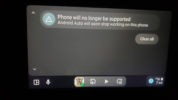 پایان دوران اندروید ۱۰ در Android Auto: چرا کاربران باید نگران ارتقای نسخه سیستم‌عامل باشند؟