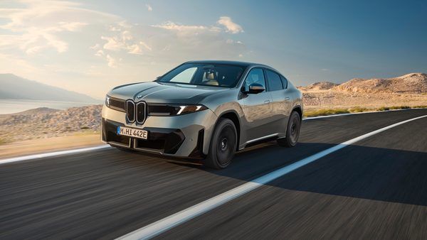 تحلیل معماری BMW iX4؛ دژ جدید باواریا در برابر سلطه خودروهای الکتریکی چین
