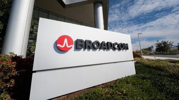 تحلیل استراتژیک سرمایه‌گذاری ۴۲ میلیارد دلاری Broadcom در Anthropic برای توسعه زیرساخت‌های TPU