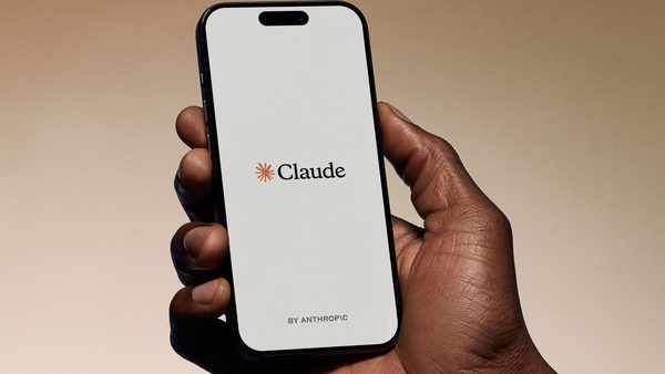 آیا VPN حریم خصوصی شما را در هنگام استفاده از ChatGPT یا Claude حفظ می‌کند؟ تحلیل فنی محدودیت‌های رمزنگاری در برابر هوش مصنوعی