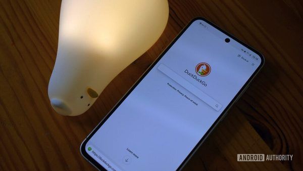 آیا هوش مصنوعی DuckDuckGo رقیبی جدی برای Gemini و ChatGPT است؟ تحلیل عملکرد و حریم خصوصی