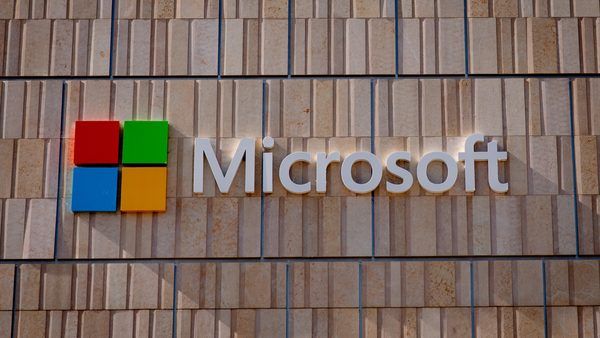 نگاهی به رویداد جدید مایکروسافت: عصر سخت‌افزارهای مجهز به هوش مصنوعی و معرفی احتمالی Surface Laptop Ultra
