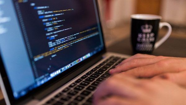 تلاقی هوش مصنوعی و امنیت نرم‌افزارهای متن‌باز: فرصت‌ها و چالش‌های عصر اتوماسیون مخرب