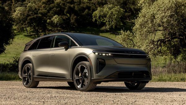 تحلیل استراتژیک بحران تولید در Lucid Motors: سقوط ۵۴ درصدی تیراژ در سه ماهه سوم ۱۴۰۵