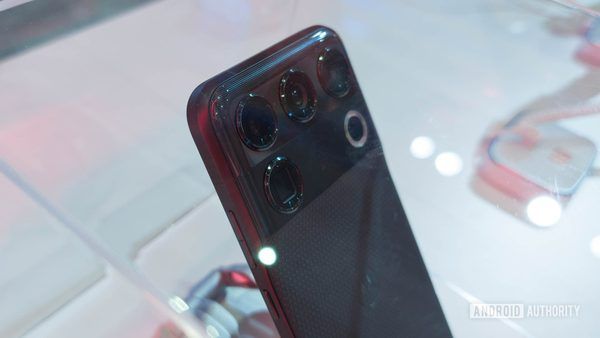 تحلیل سیاست بروزرسانی Motorola Signature 27: وعده هفت‌ساله با اما و اگرهای فنی