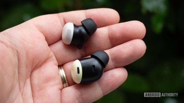 بررسی جامع به‌روزرسانی بزرگ ۶.۱۴۴ برای سری Google Pixel Buds: تحول در تجربه شنیداری و هوش مصنوعی