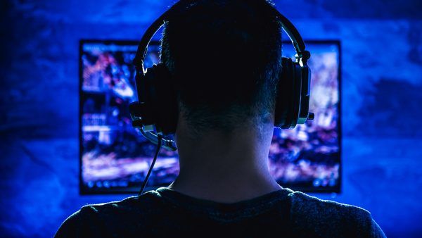 تحلیل فنی پدیده Screen Tearing و راهکارهای نوین برای رفع ناهمگامی تصویر