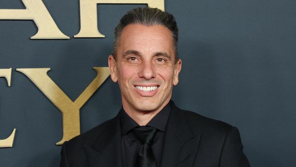 جنجال در پلتفرم SiriusXM: آیا کانال اختصاصی سباستین مانیسکالکو مانع رشد کمدین‌های نوظهور است؟