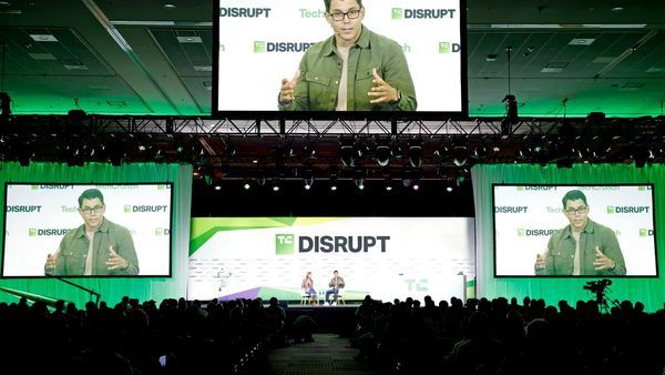 گزارشی از روز دوم رویداد TechCrunch Disrupt 2026: همگرایی هوش مصنوعی با رباتیک و تحول زیرساخت‌های ابری