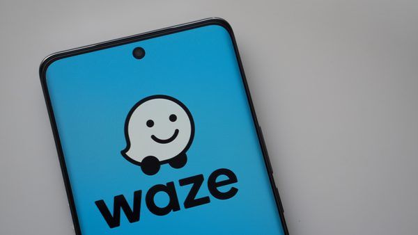 فراتر از ناوبری: بررسی قابلیت‌های پنهان و کاربردی اپلیکیشن Waze برای بهینه‌سازی رانندگی